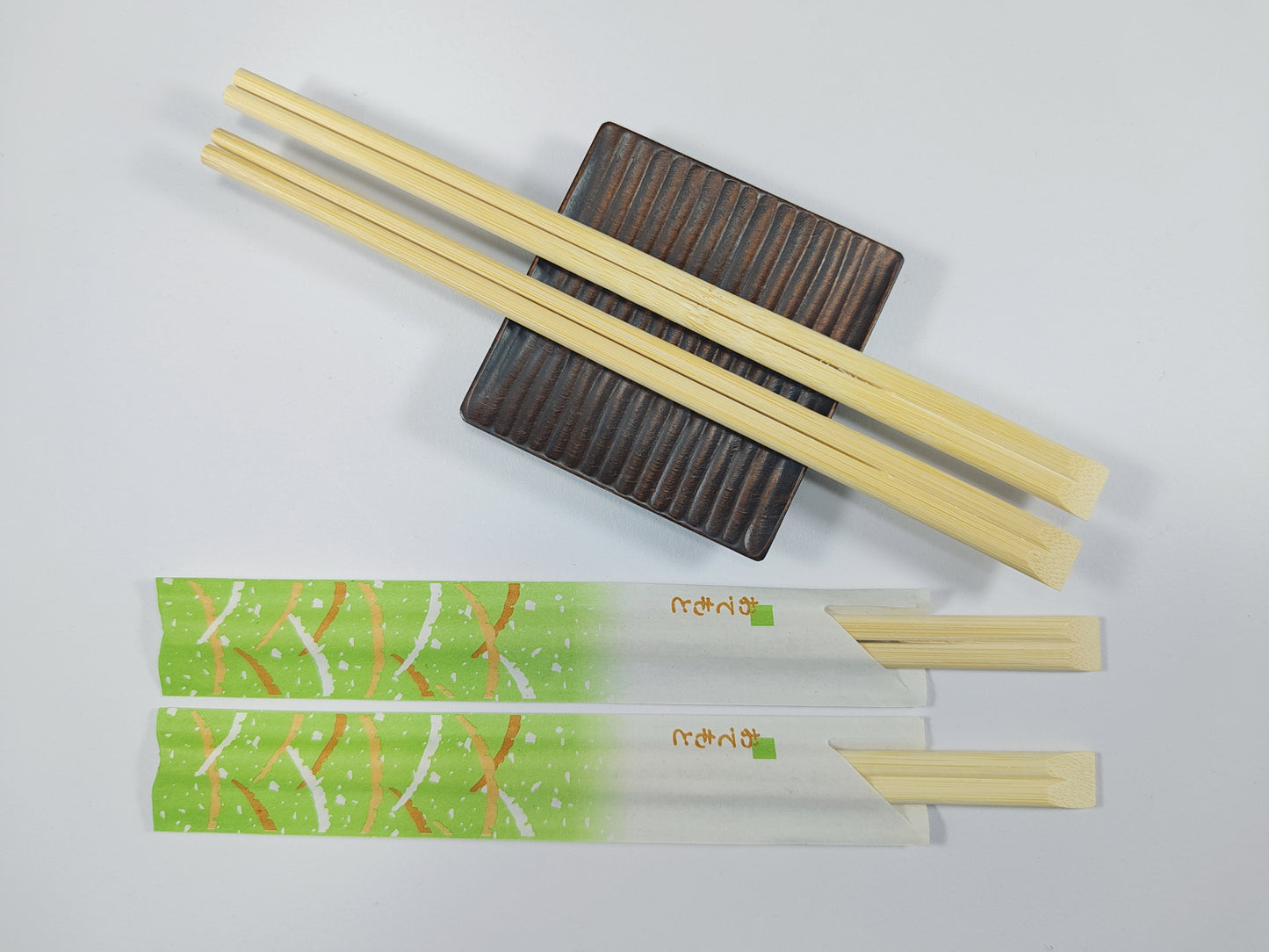 Wholesale disposable bamboo chopsticks | Eco-friendly, biodegradable and compostable disposable bamboo chopsticks | Suitable for Asian dining disposable tableware chopsticks | Individual paper bag packaging disposable bamboo chopsticks 